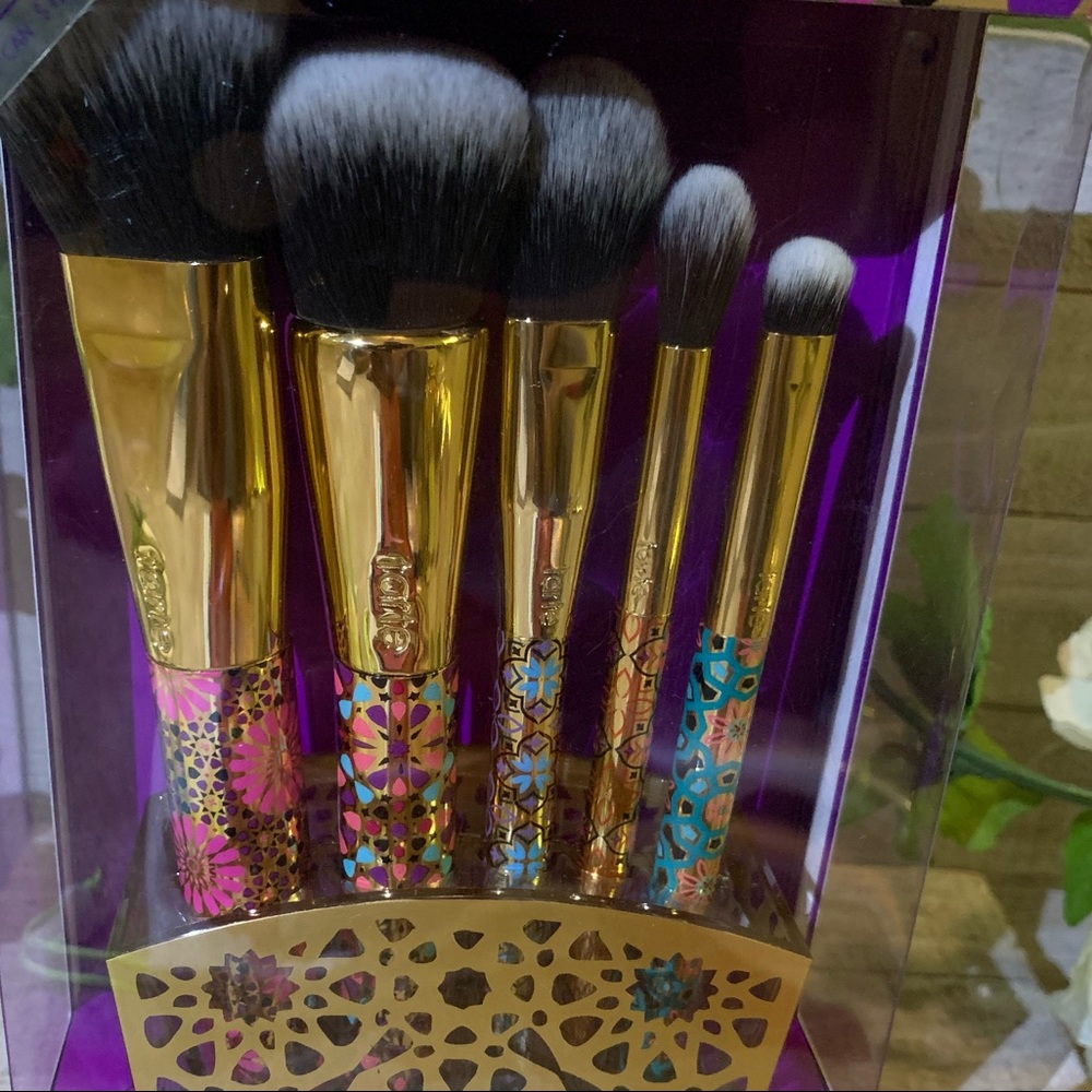 Sephora Tarte makeup brush set